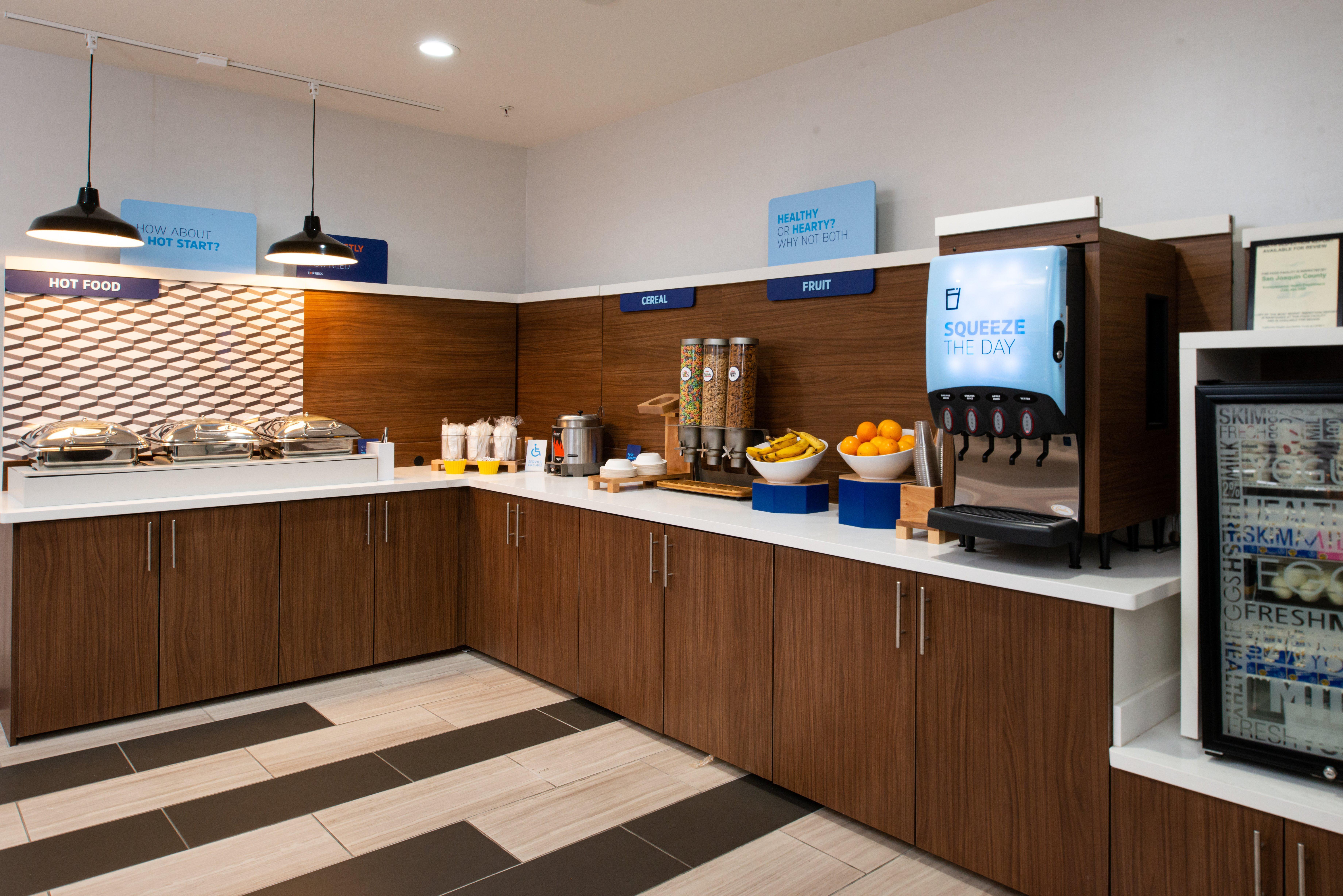 Holiday Inn Express Lodi By Ihg Экстерьер фото