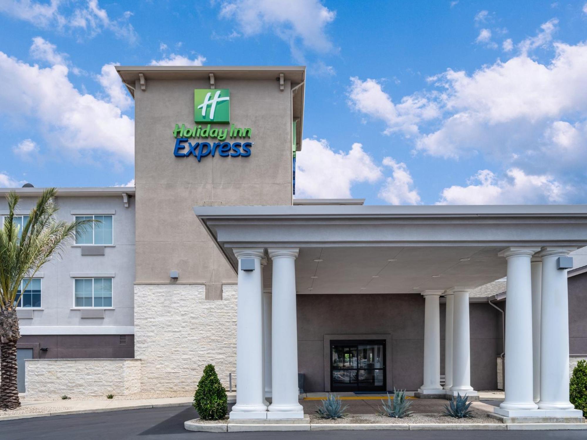 Holiday Inn Express Lodi By Ihg Экстерьер фото